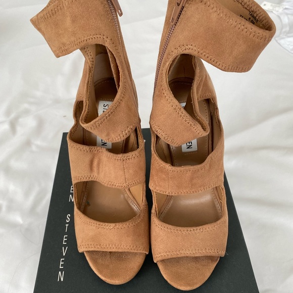 Steve Madden Tawnie Tan Suede Caged Heels - Picture 2 of 8
